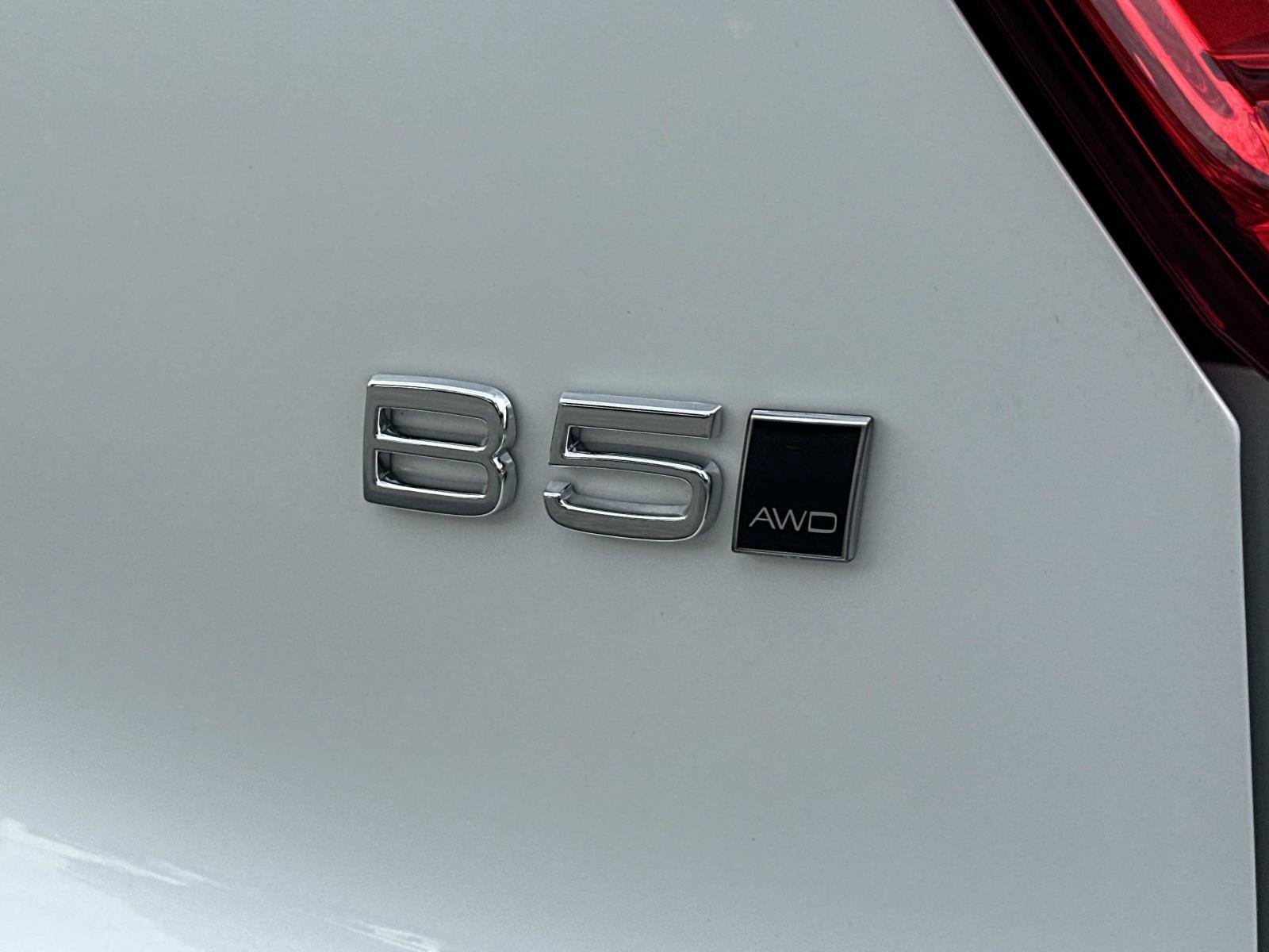 Certified 2026 Volvo XC40 B5 Ultra w/ Climate Package image 28