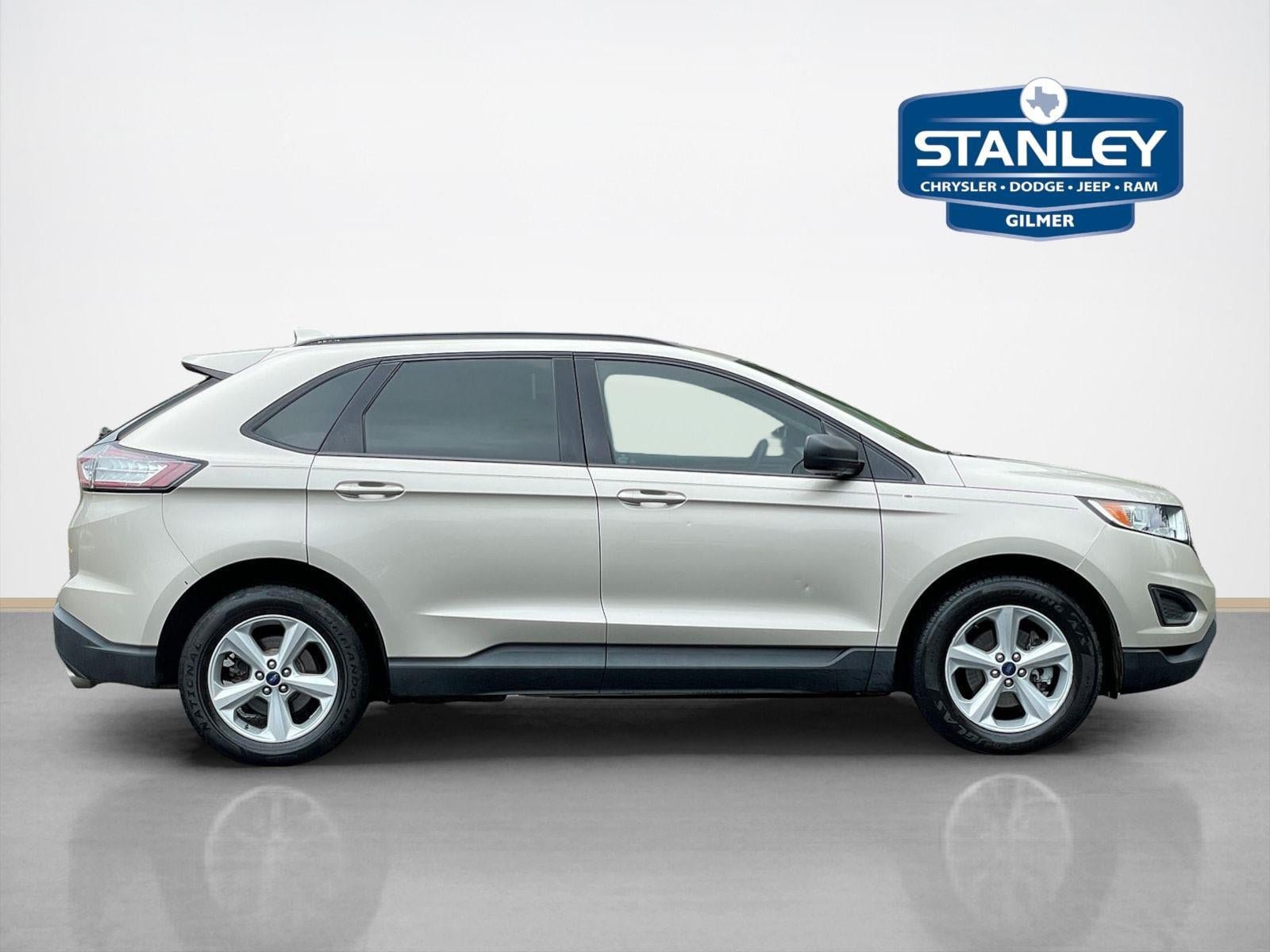Used 2017 Ford Edge SE w/ Cargo Accessory Package FWD image 12