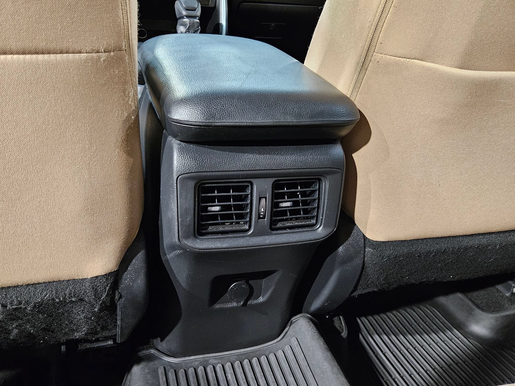 Used 2023 Toyota RAV4 LE AWD/4WD image 35
