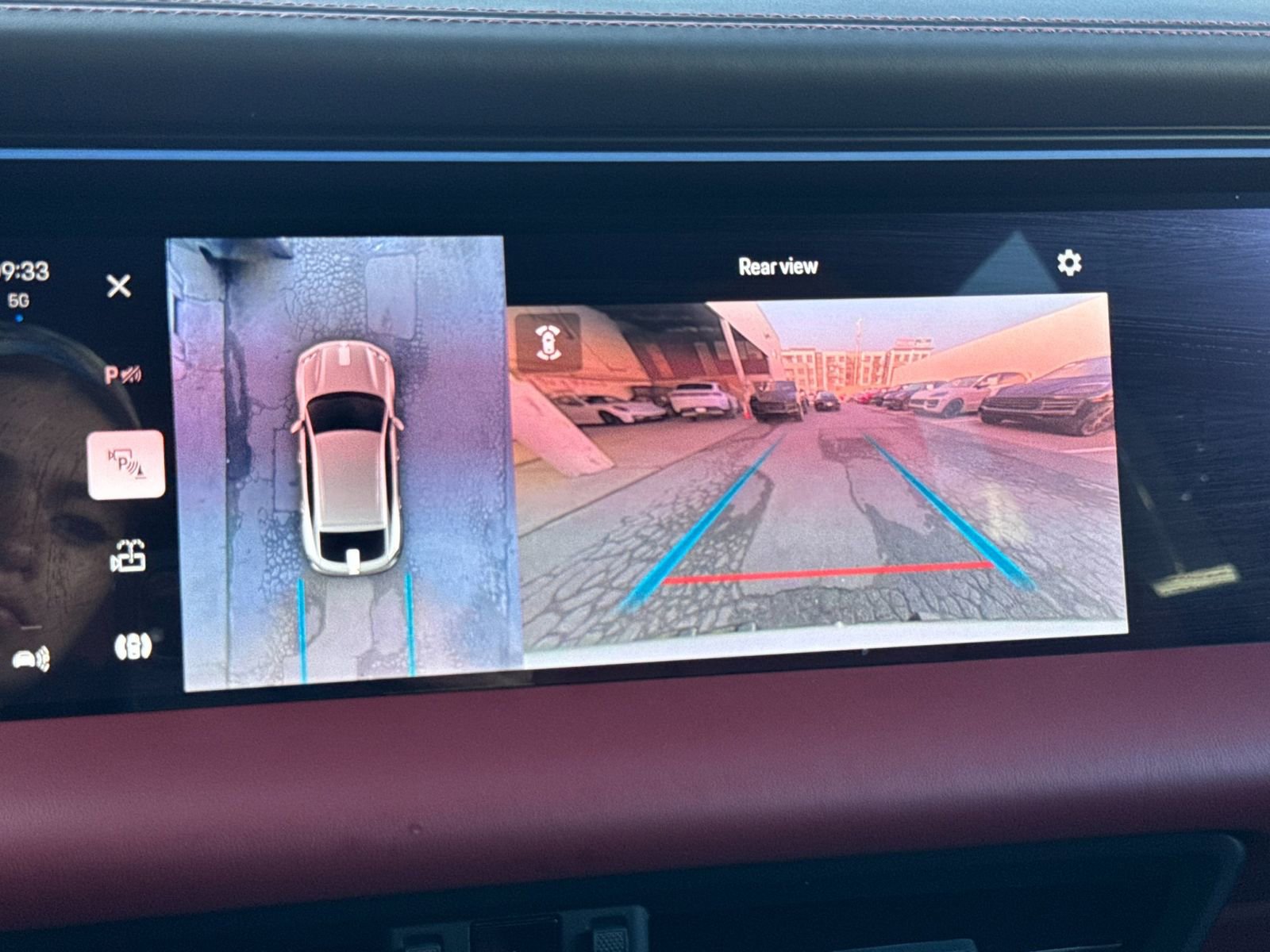 Certified 2025 Porsche Macan Electric image 24