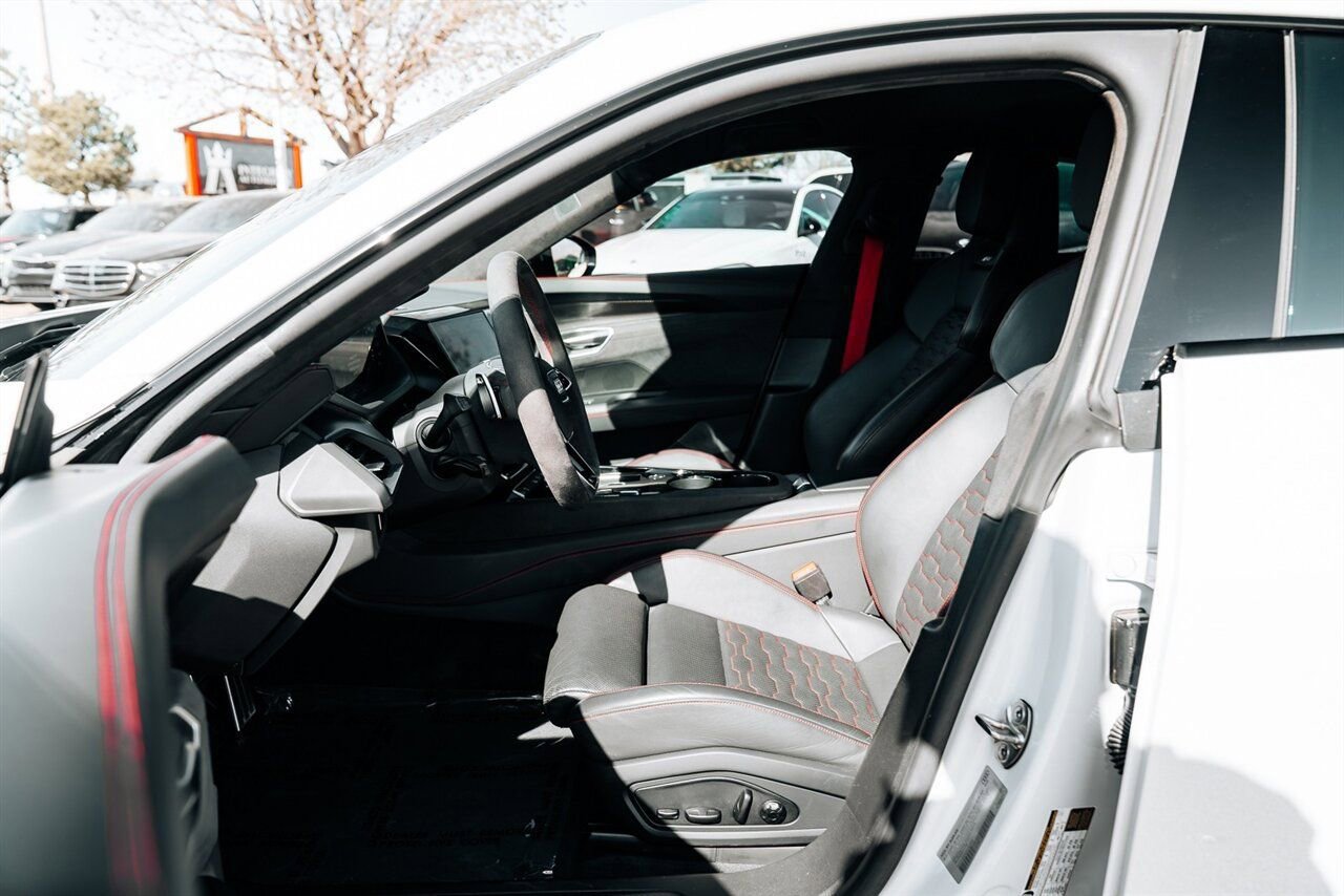 Used 2022 Audi RS e-tron GT w/ Year 1 Package image 23