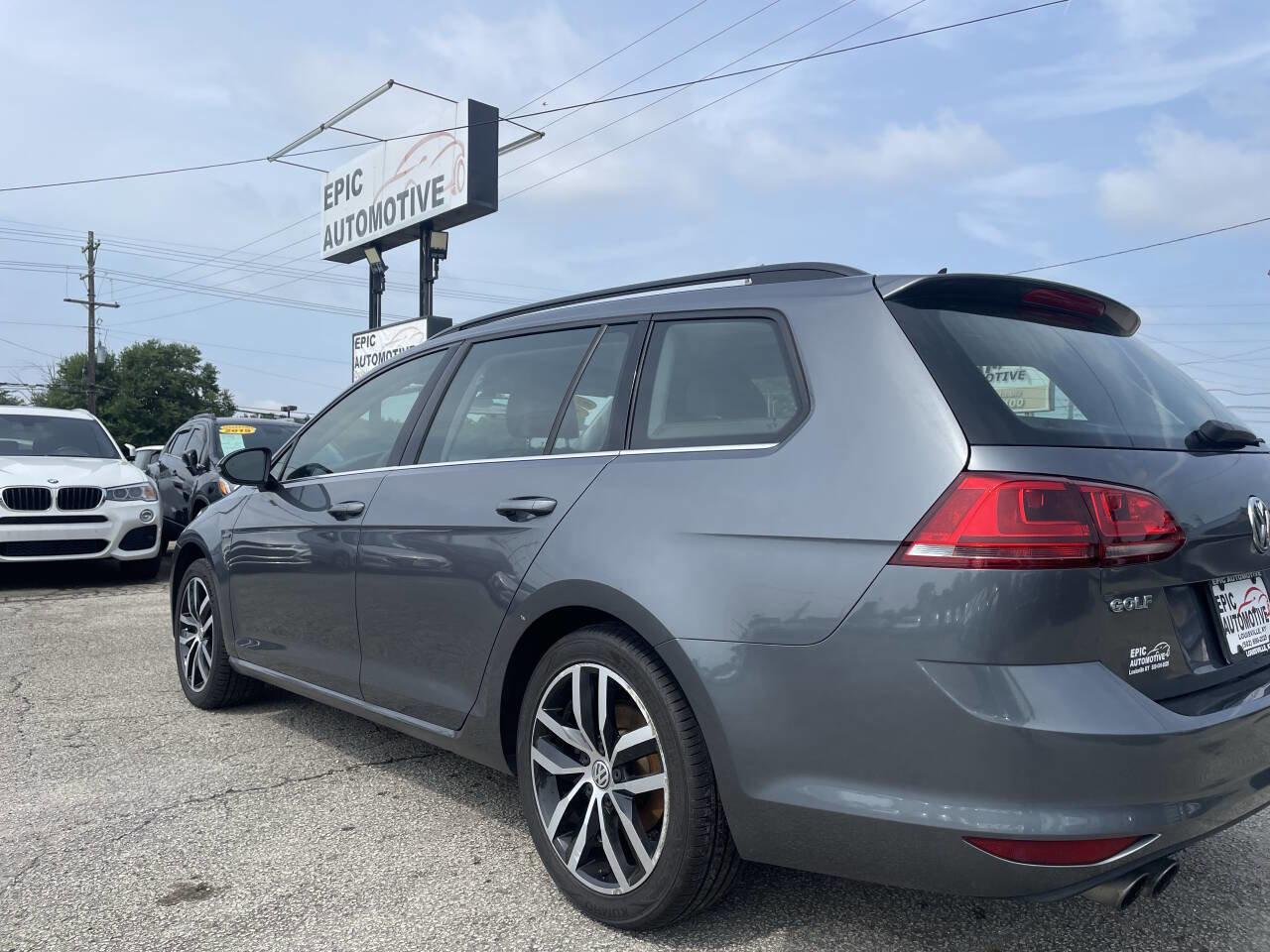 Used 2016 Volkswagen Golf Limited Edition image 7