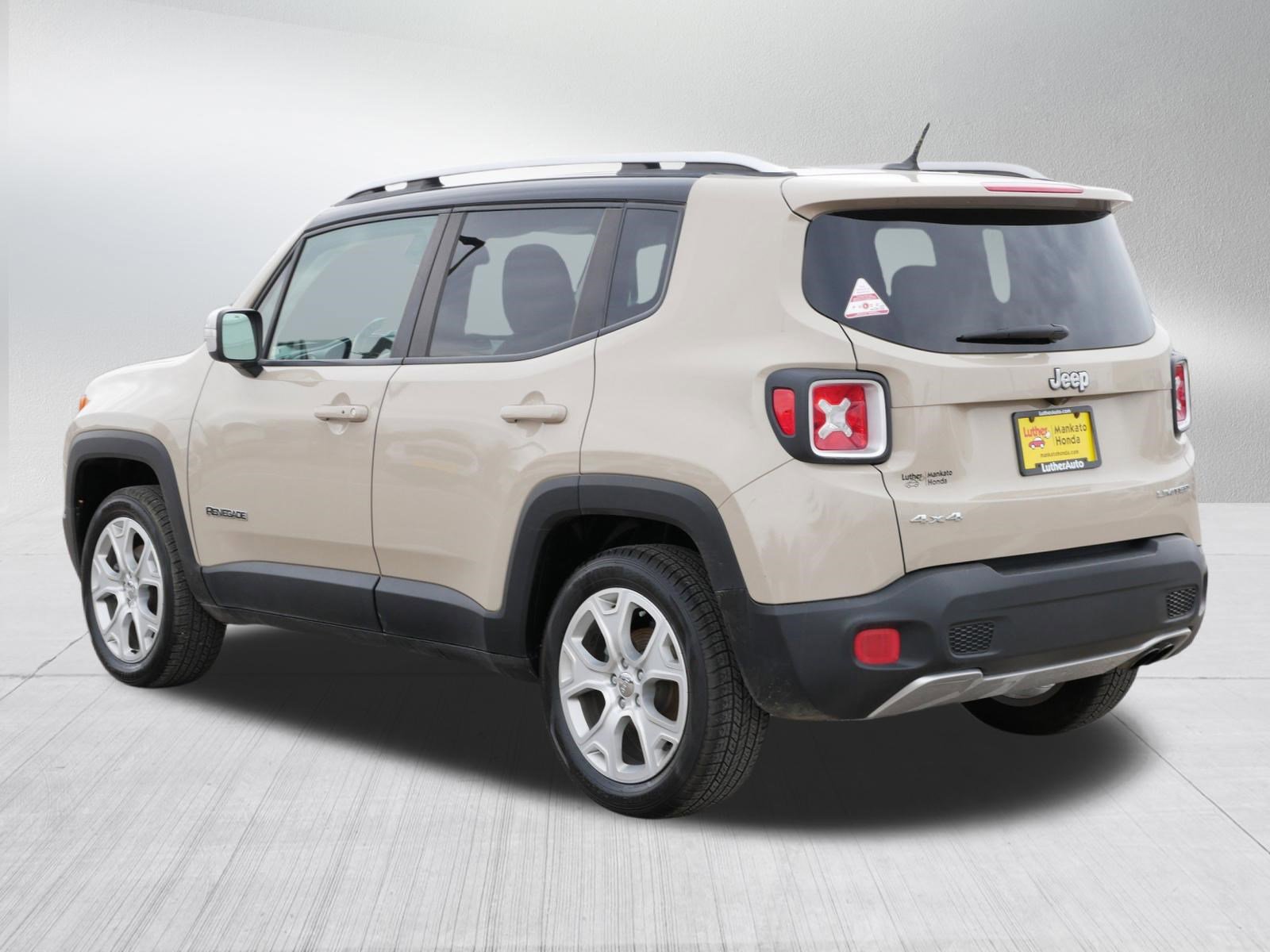 Used 2016 Jeep Renegade Limited image 5