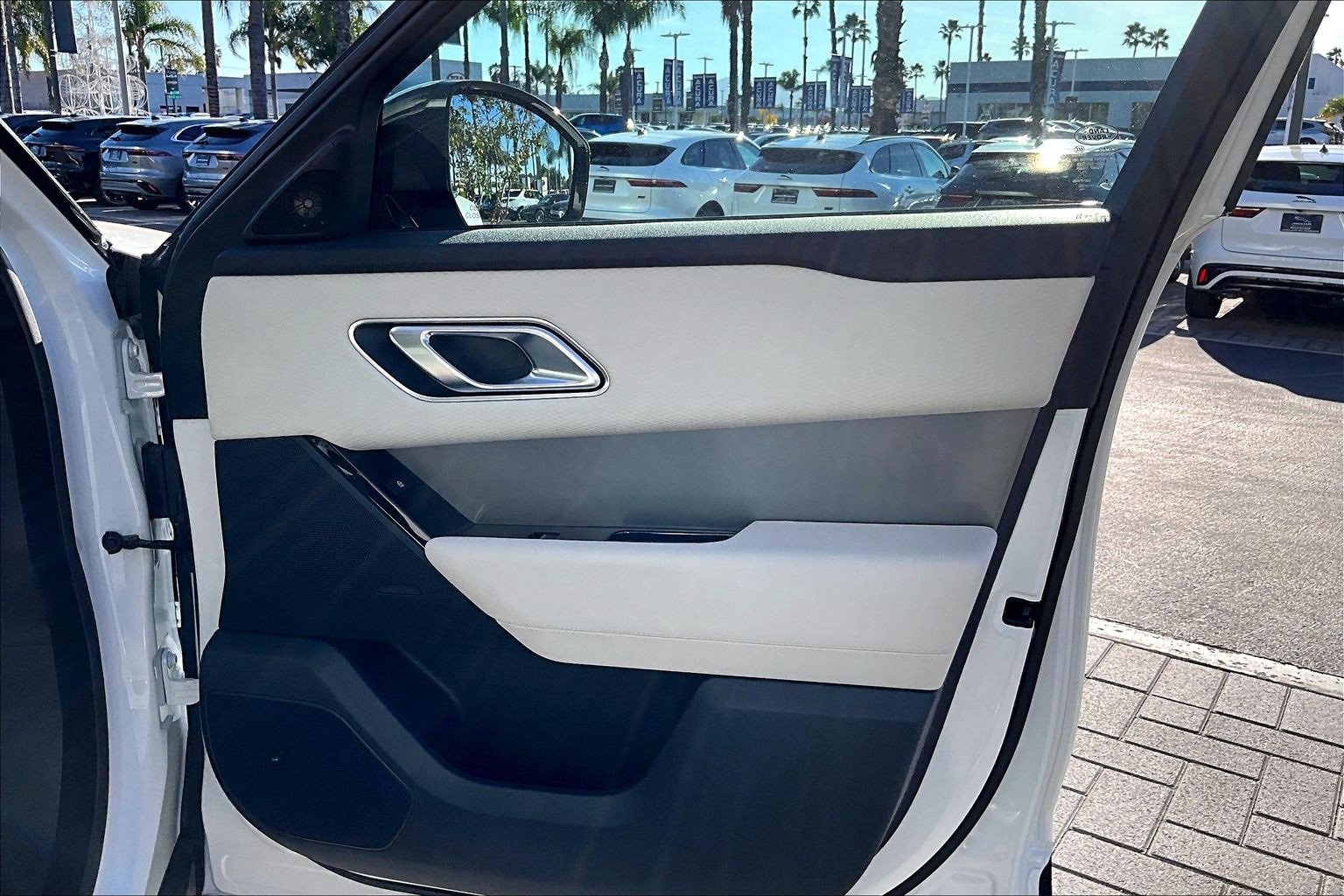 Used 2023 Land Rover Range Rover Velar S image 24