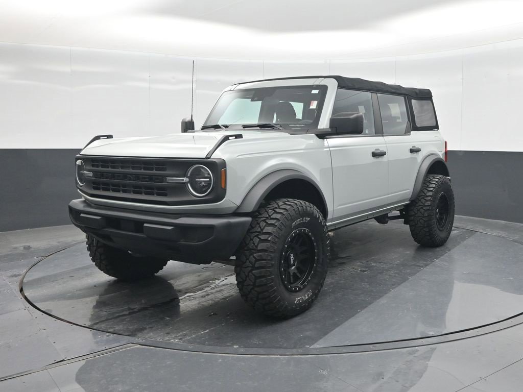Certified 2022 Ford Bronco Base image 1