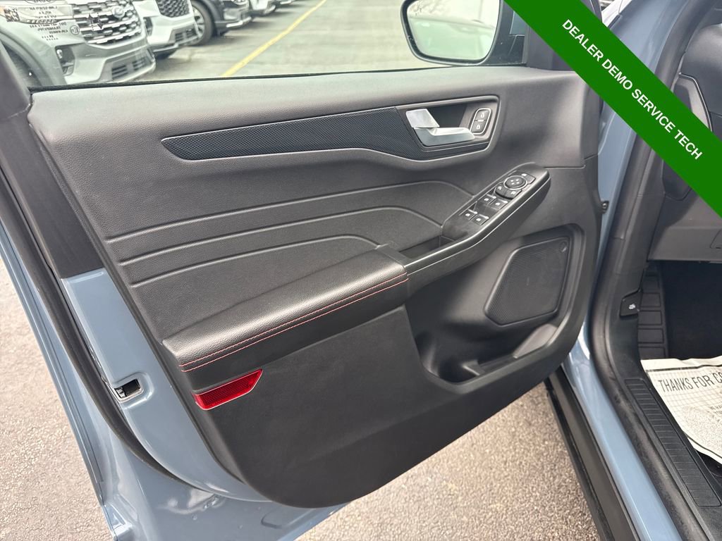 Used 2025 Ford Escape ST-Line Elite image 23