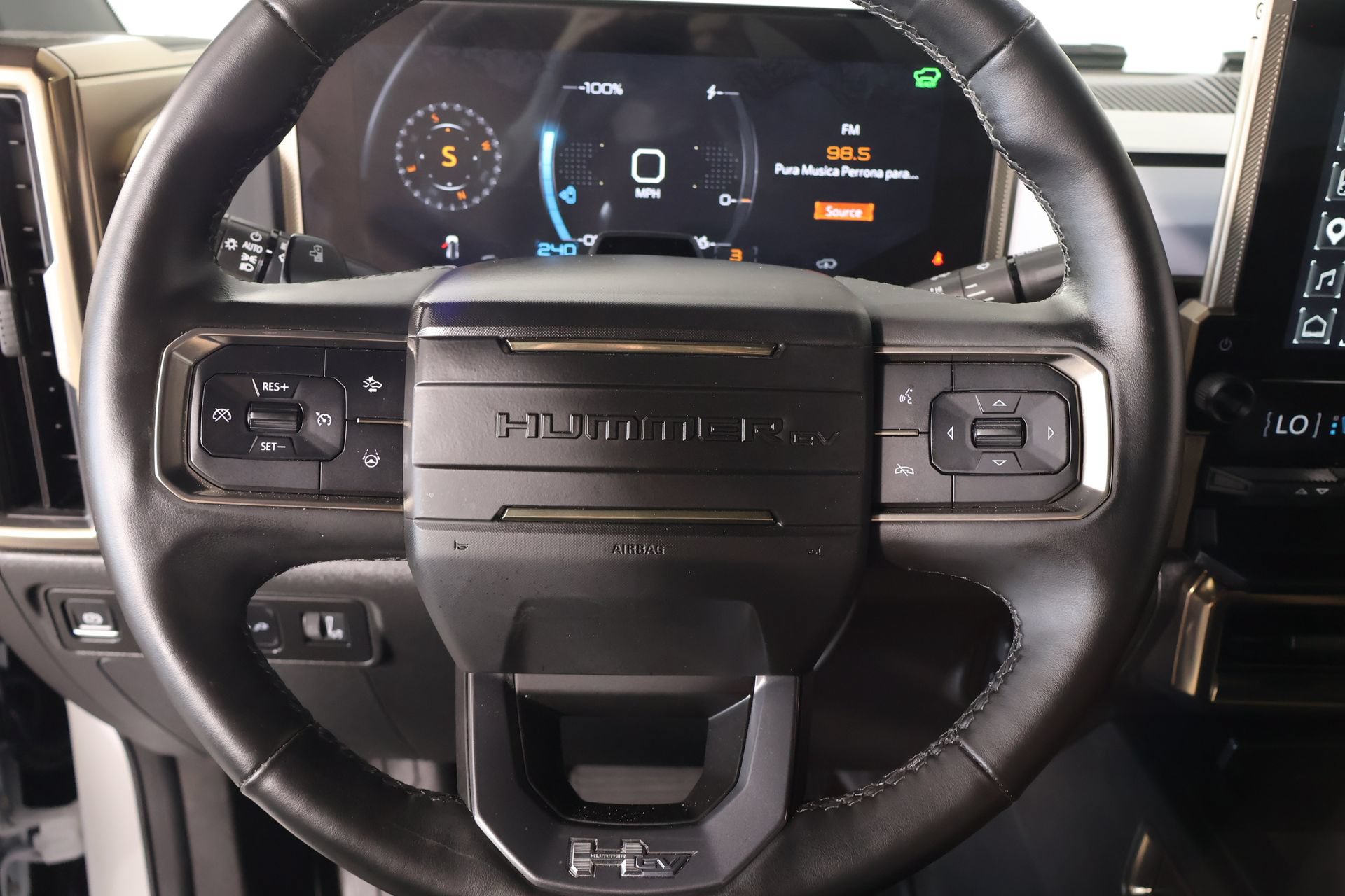 Used 2025 GMC Hummer EV 3X AWD/4WD image 3