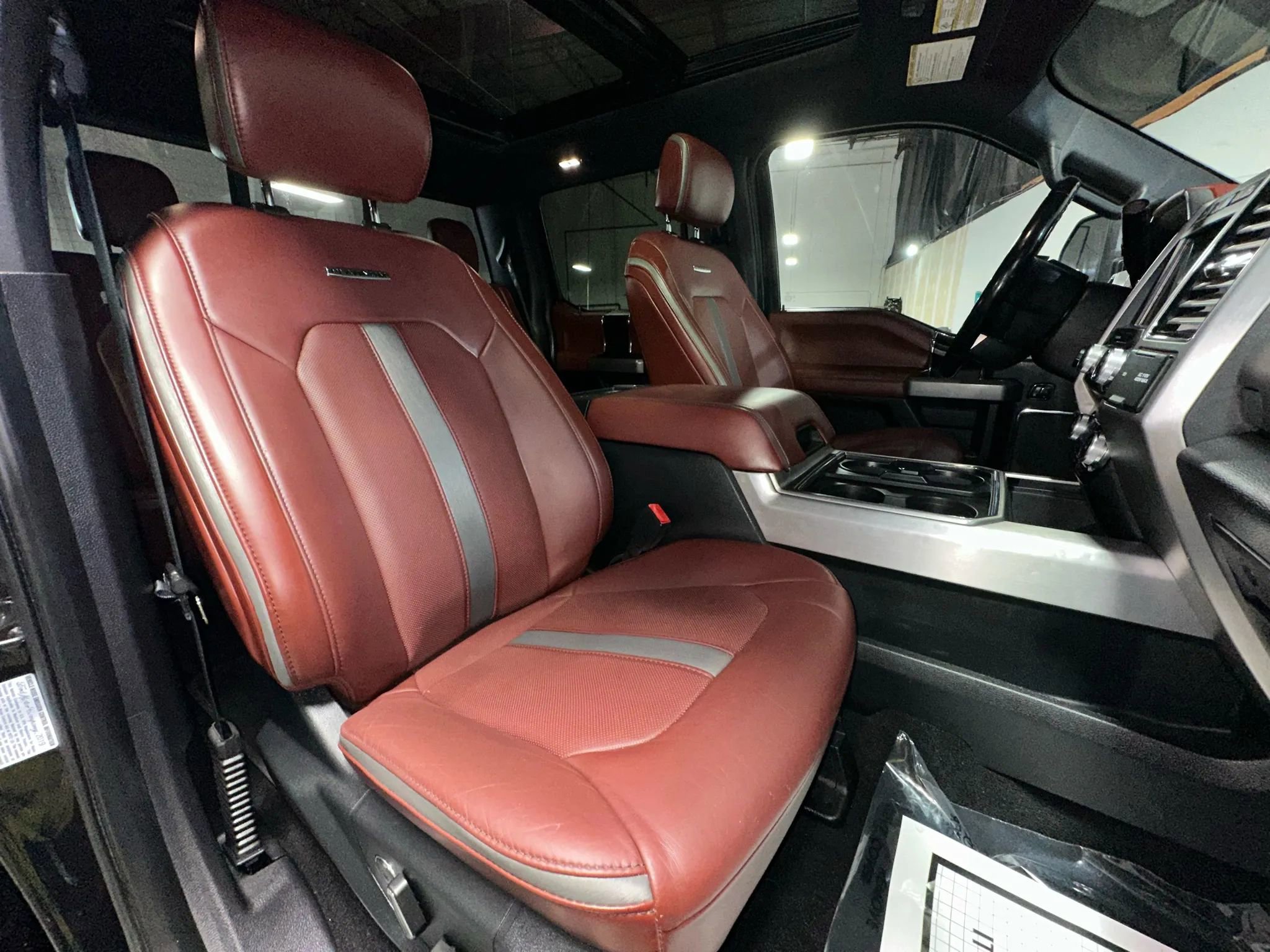 Used 2019 Ford F350 Platinum w/ Platinum Ultimate Package image 35