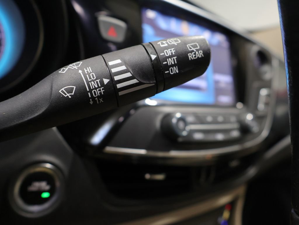 Used 2017 Buick Envision Essence image 36