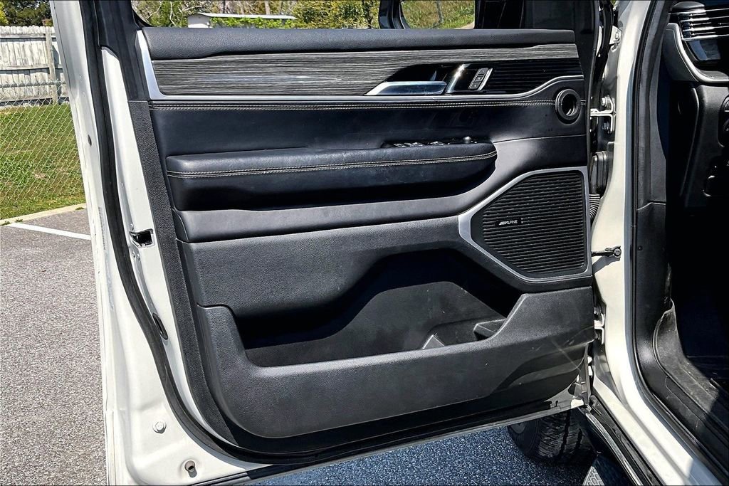 Used 2022 Jeep Wagoneer Series III image 17