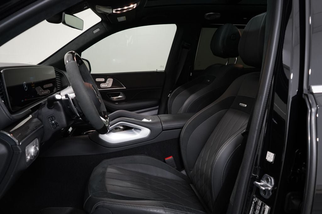 Used 2025 Mercedes-Benz GLS 63 AMG 4MATIC image 24