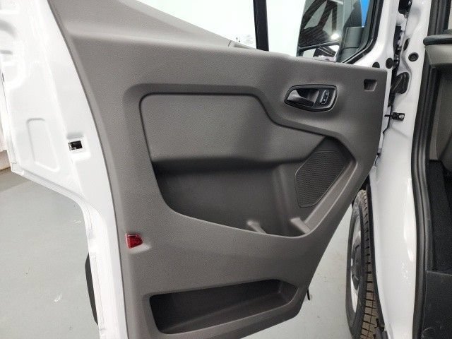 New 2024 Ford Transit 250 Low Roof RWD image 9