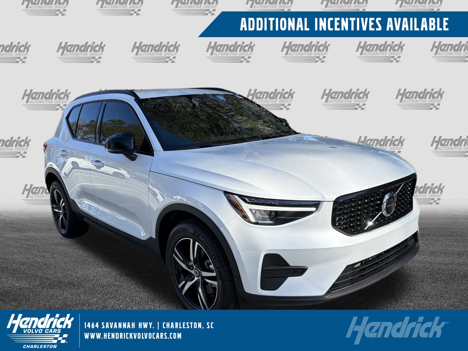 New 2026 Volvo XC40 B4 Core image 1