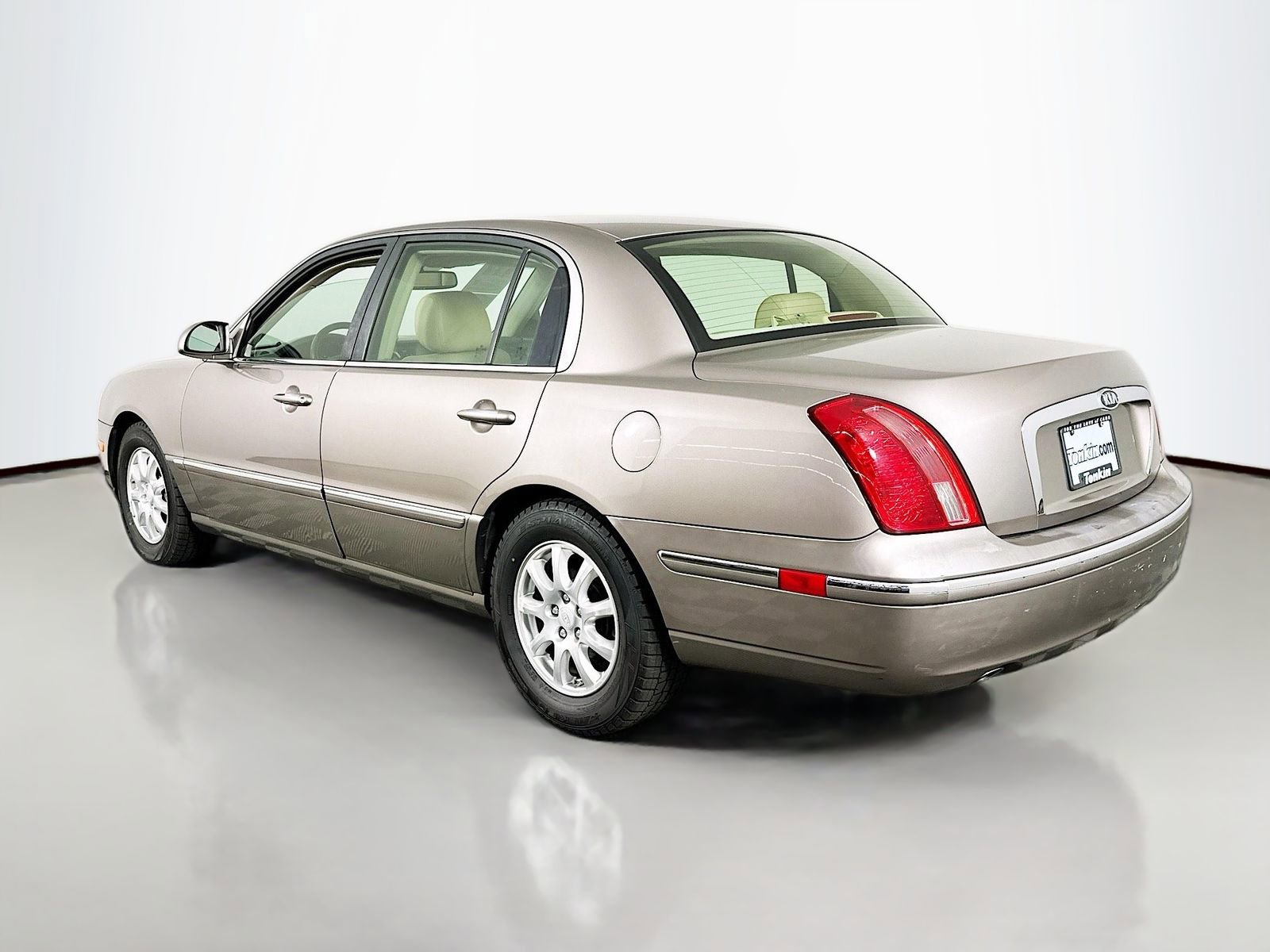 Used 2008 Kia Amanti w/ Leather Pkg FWD image 6