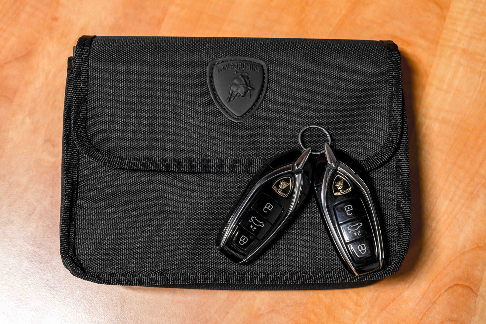 Used 2025 Lamborghini Urus SE AWD/4WD image 68