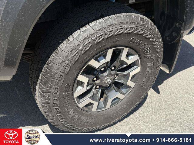 Certified 2023 Toyota Tacoma TRD Off-Road AWD/4WD image 13