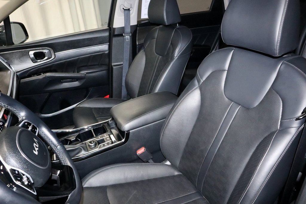 Used 2025 Kia Sorento SX image 28