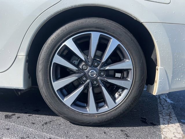 Used 2016 Nissan Altima 2.5 SV w/ Convenience Package FWD image 10