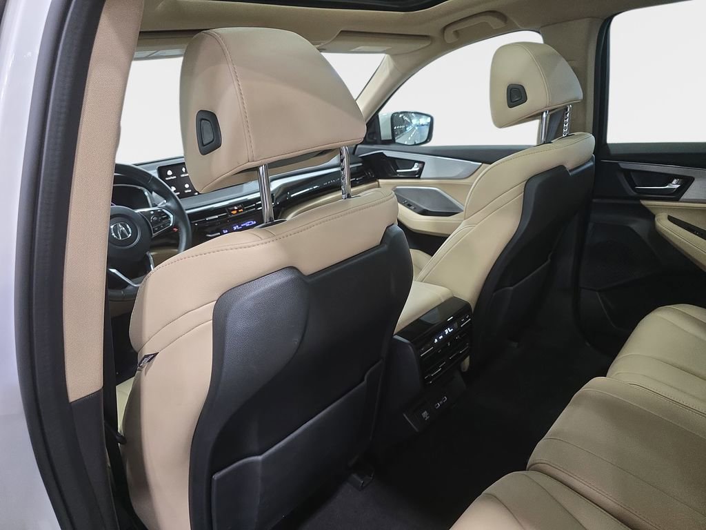 Used 2023 Acura MDX SH-AWD image 13