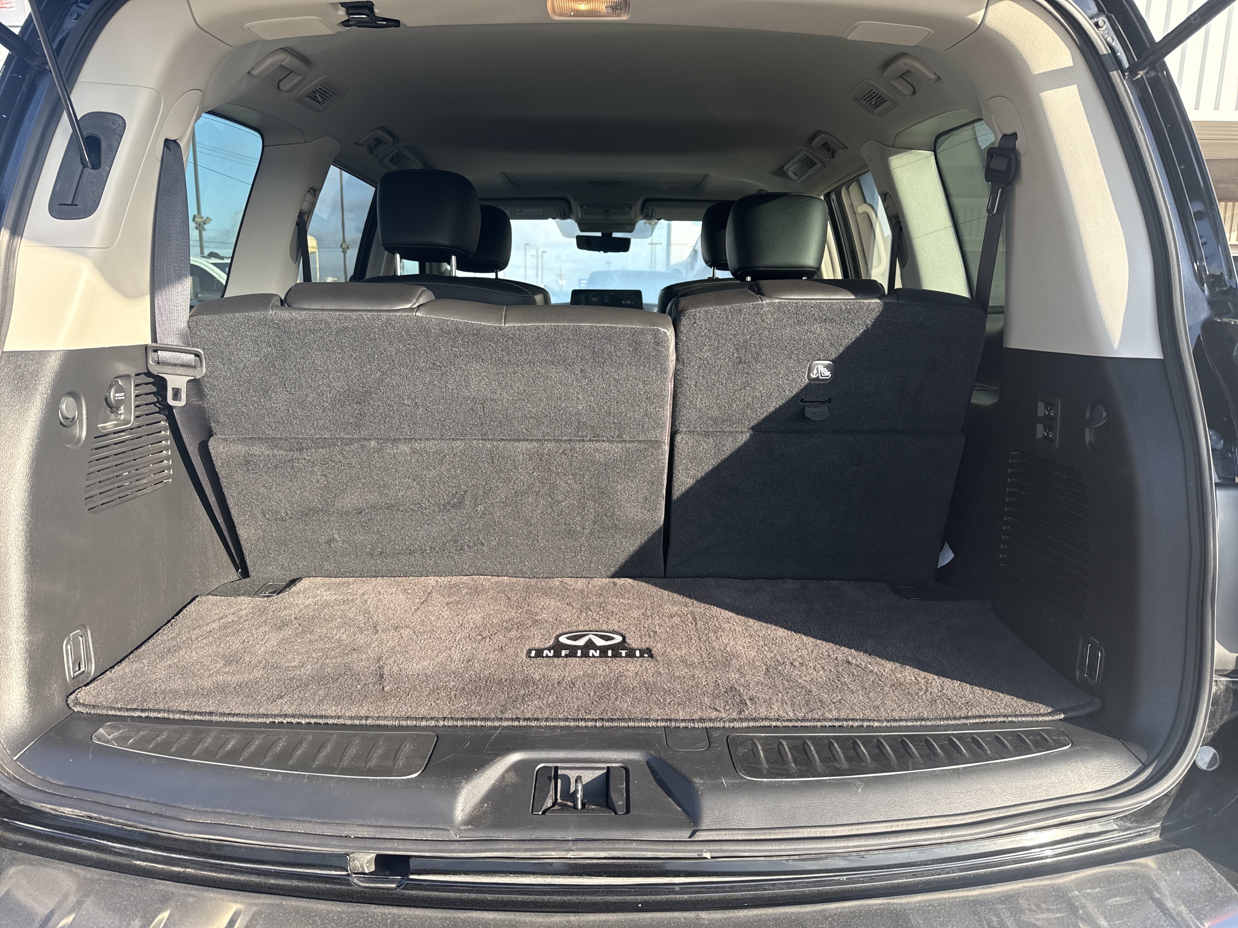 Used 2023 INFINITI QX80 Luxe w/ Cargo Package RWD image 8