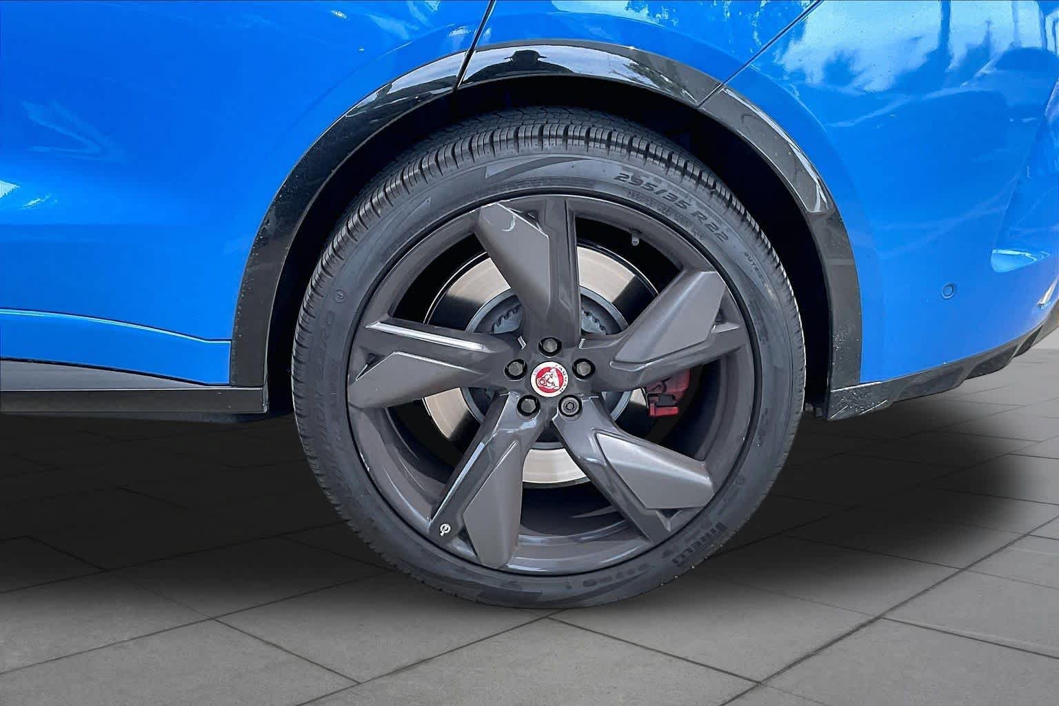 Used 2023 Jaguar F-PACE SVR AWD/4WD image 10