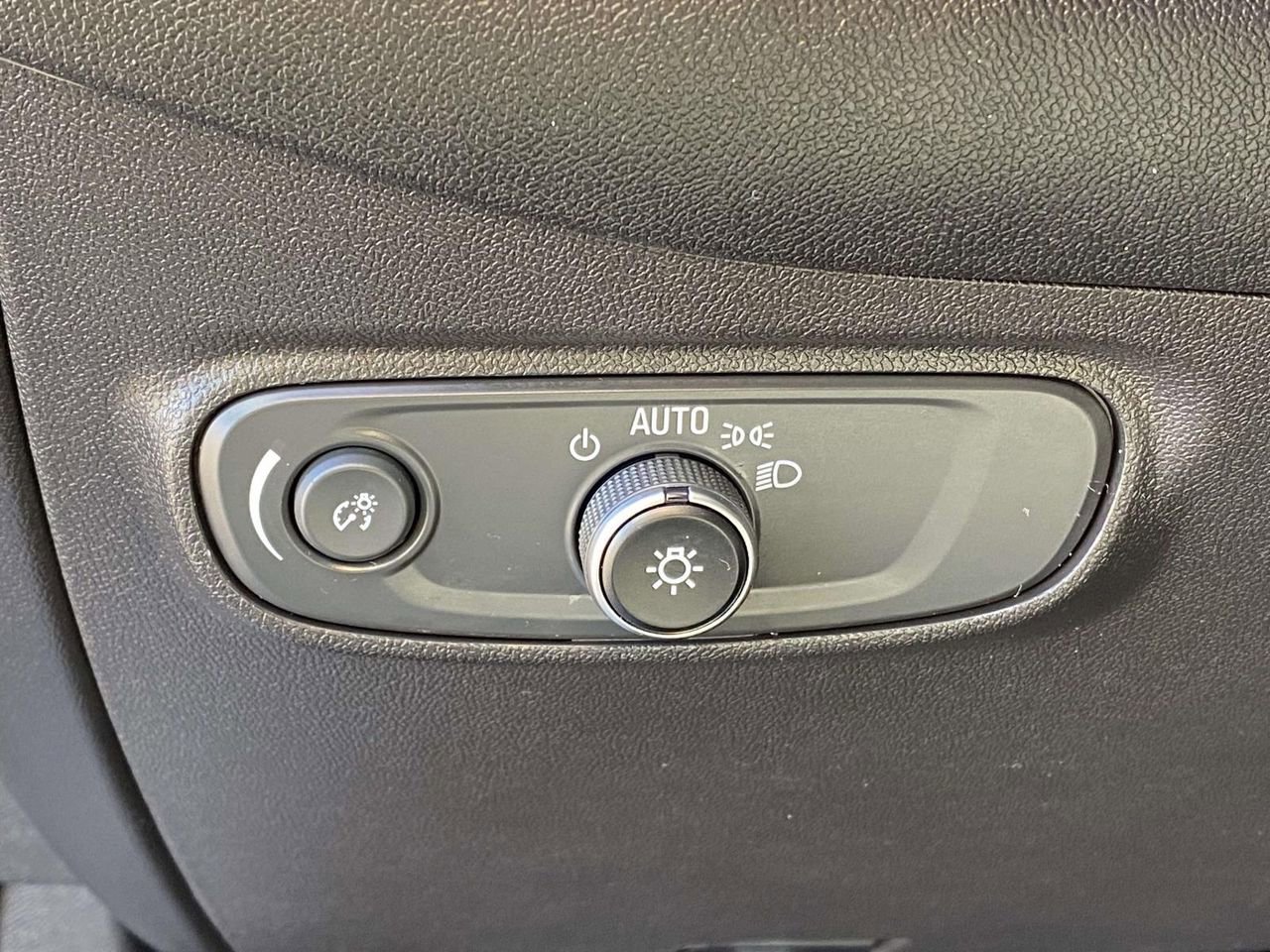 Used 2023 Chevrolet Equinox LT image 17