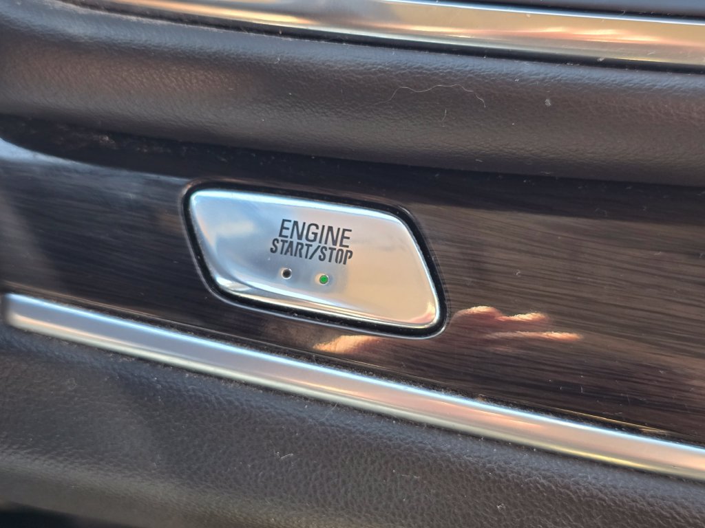 Used 2019 Buick Enclave Essence AWD/4WD image 29