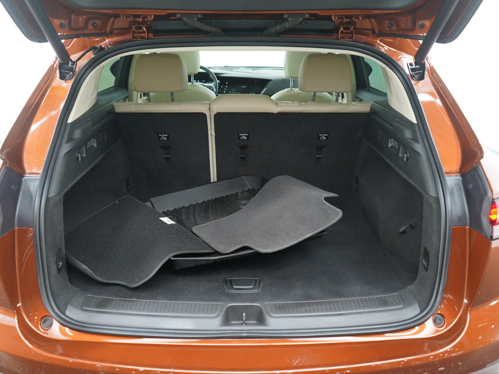 Used 2022 Buick Envision Essence w/ Technology Package I image 16