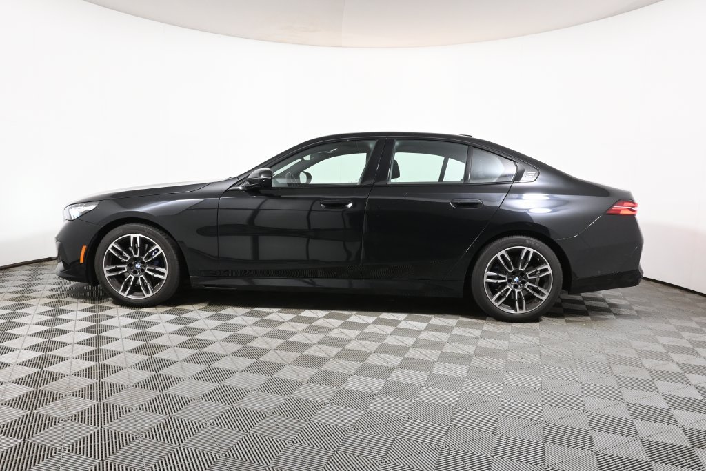Used 2024 BMW 530i xDrive w/ M Sport Package AWD/4WD image 2
