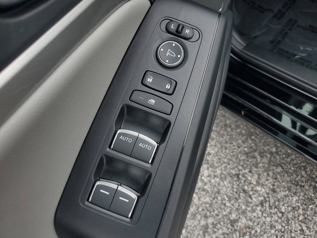 Certified 2025 Acura Integra Base image 17