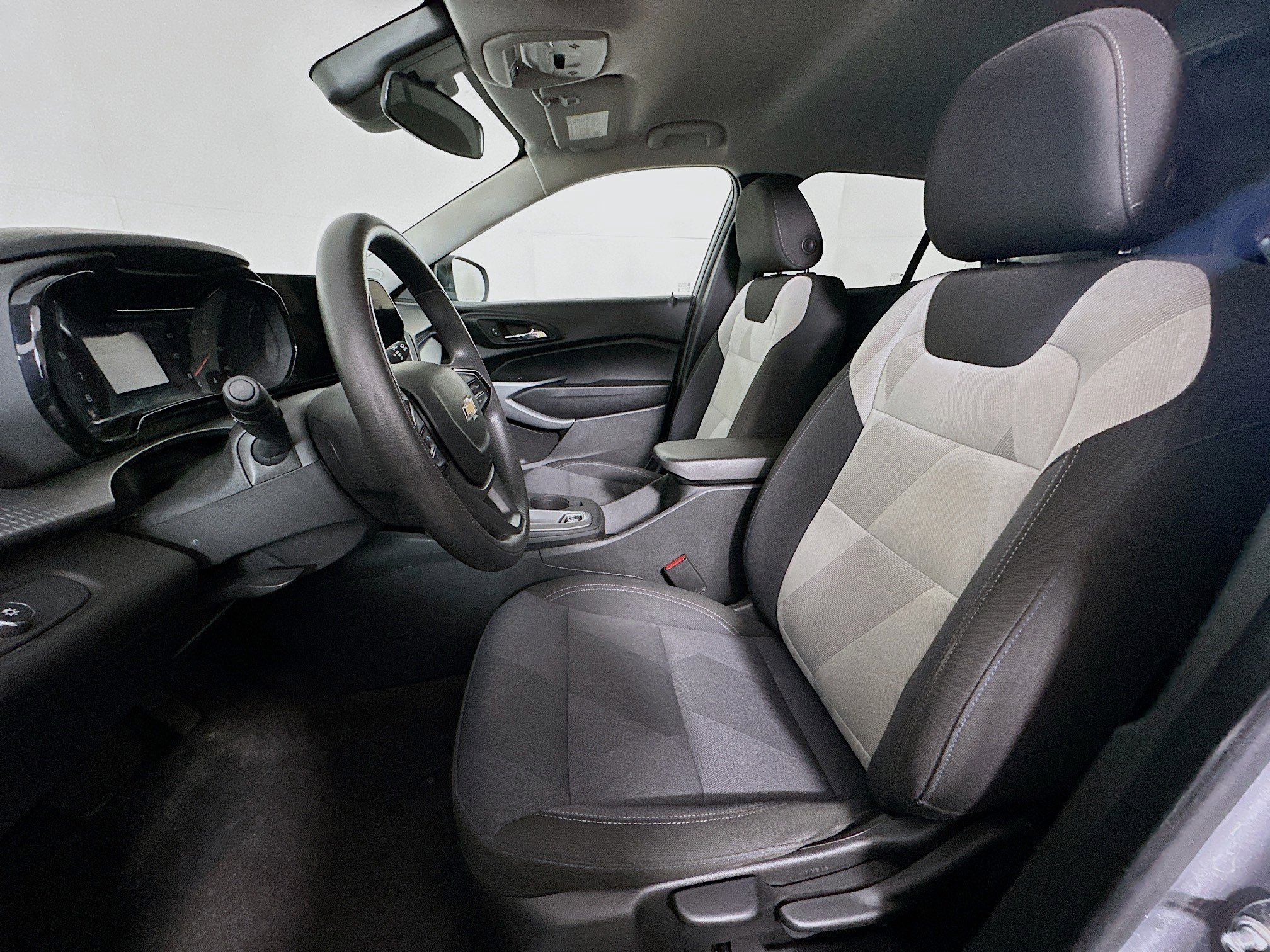 Used 2024 Chevrolet Trax LS FWD image 13