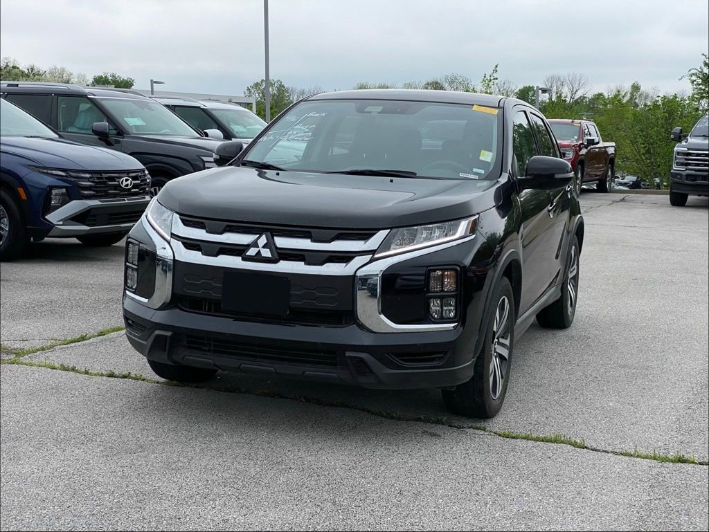 Used 2024 Mitsubishi Outlander Sport SE image 3