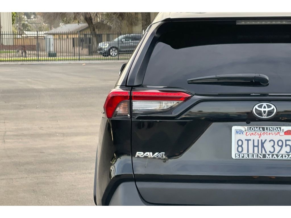 Used 2021 Toyota RAV4 XLE w/ Carpet Mat Package (TMS) image 45