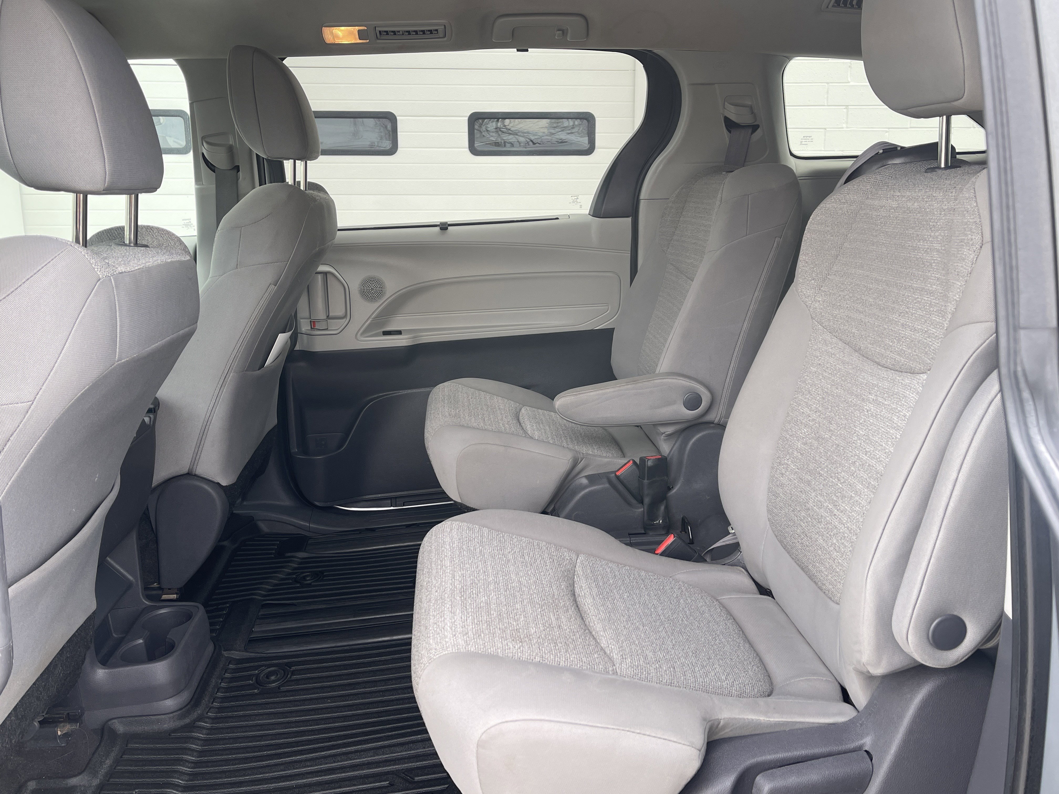 Used 2021 Toyota Sienna LE image 26