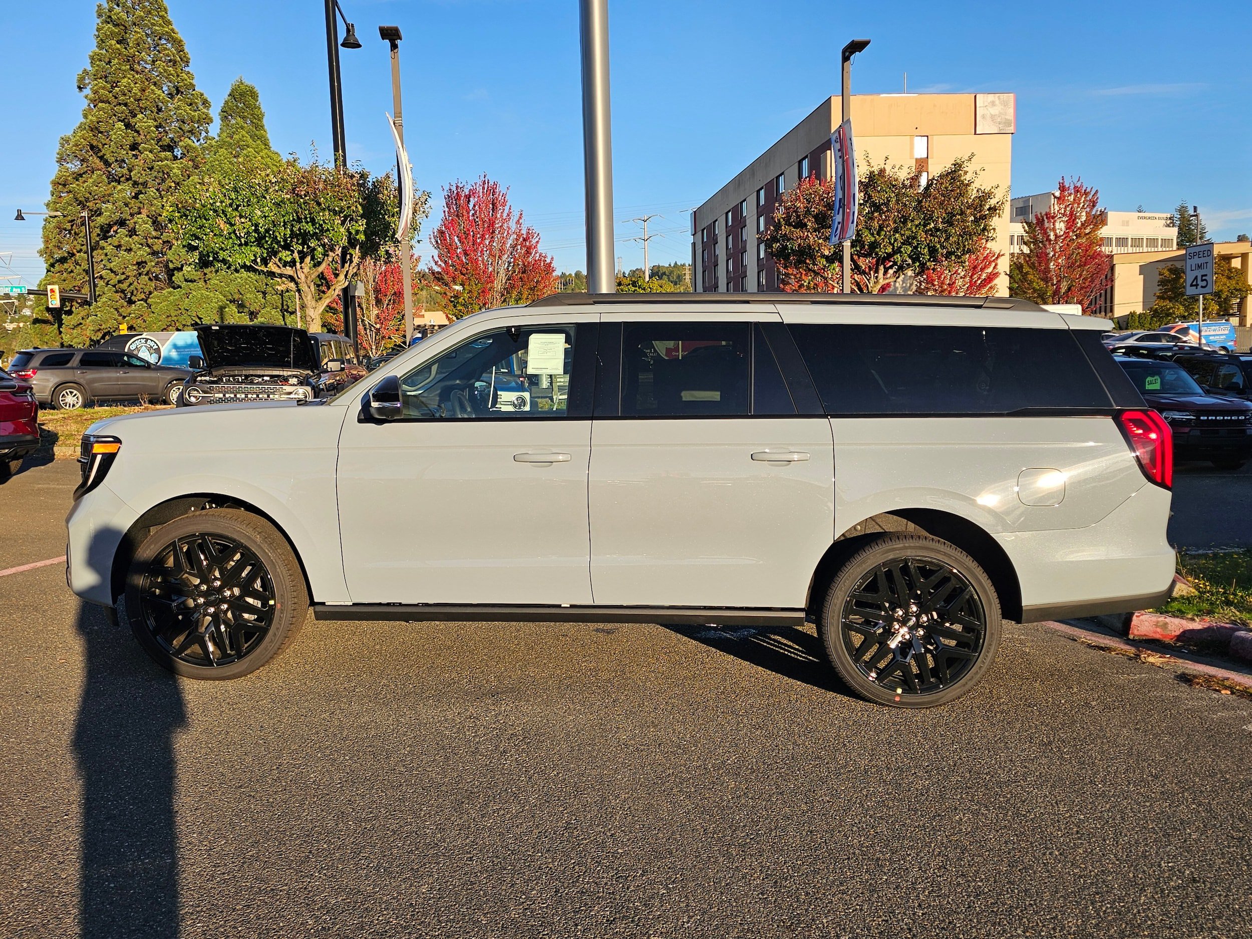 New 2027 Ford Expedition Max Platinum w/ Stealth Performance Package AWD/4WD image 8