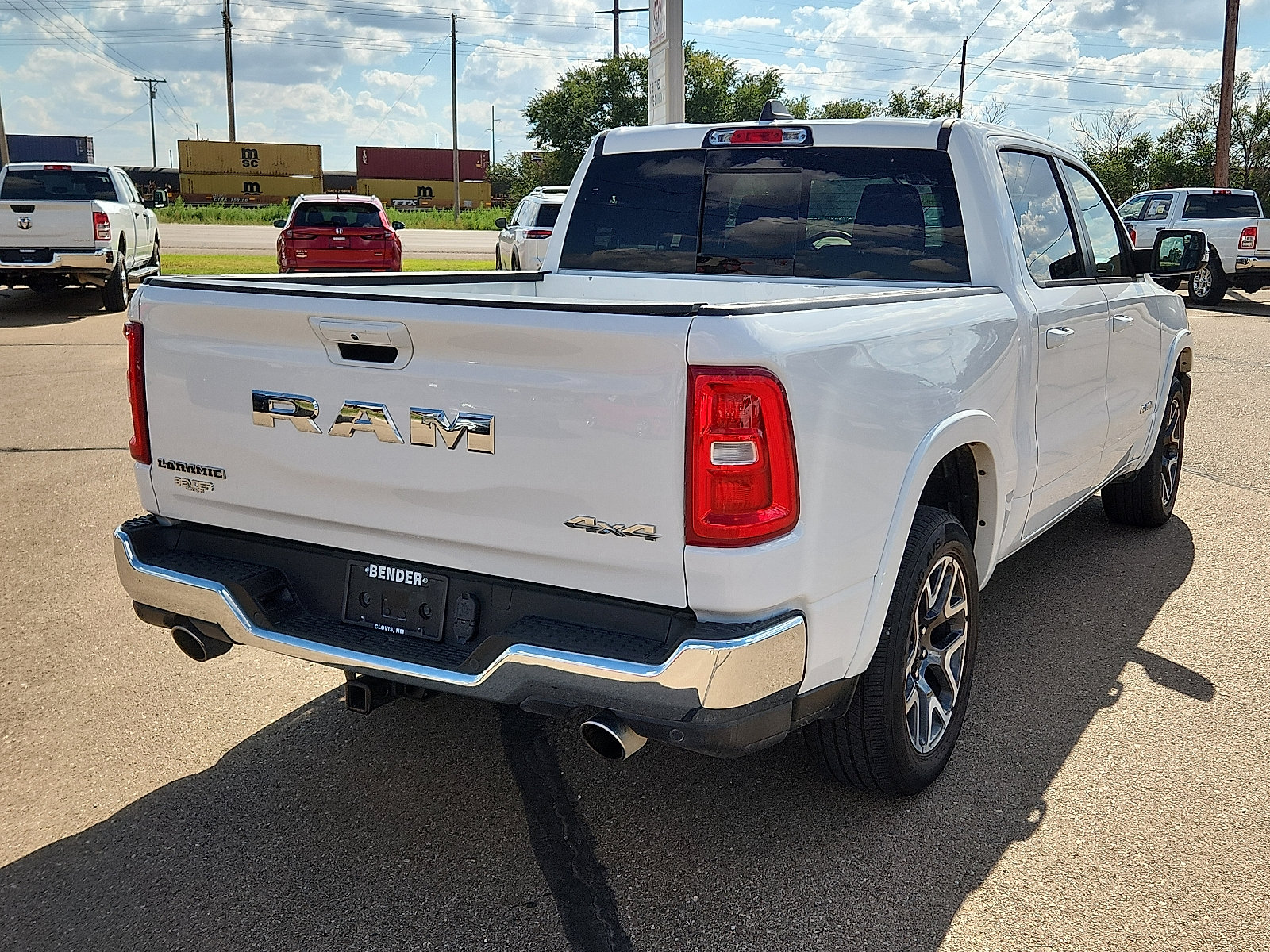 Used 2025 RAM 1500 Laramie AWD/4WD image 4