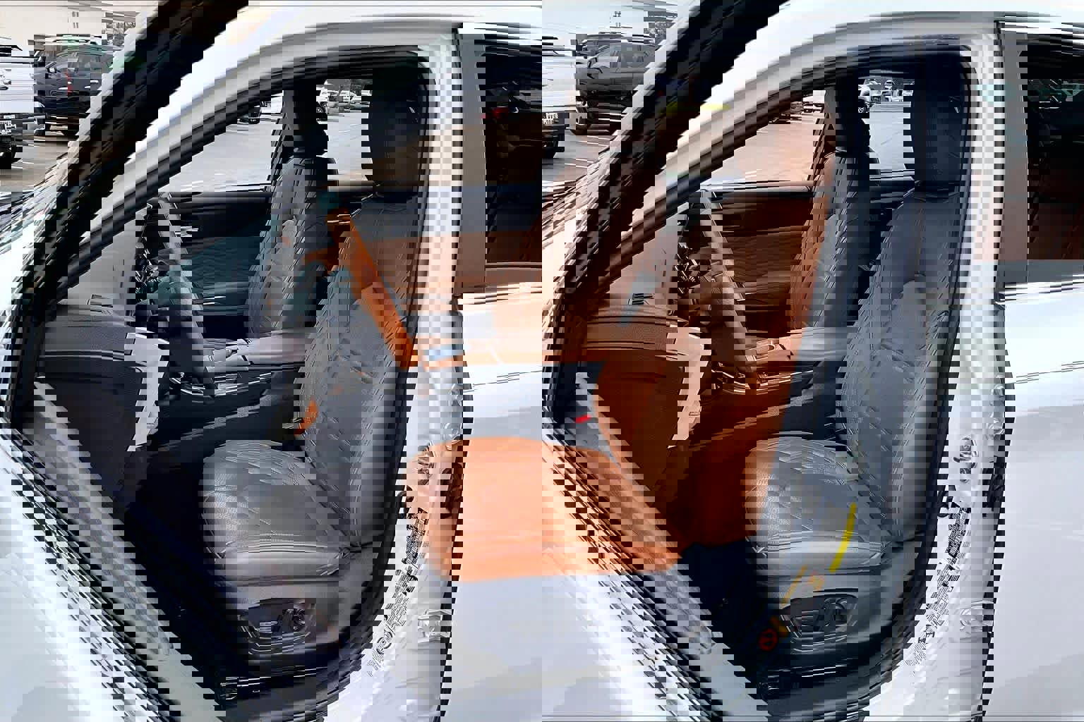 Used 2019 Toyota Avalon Limited image 7