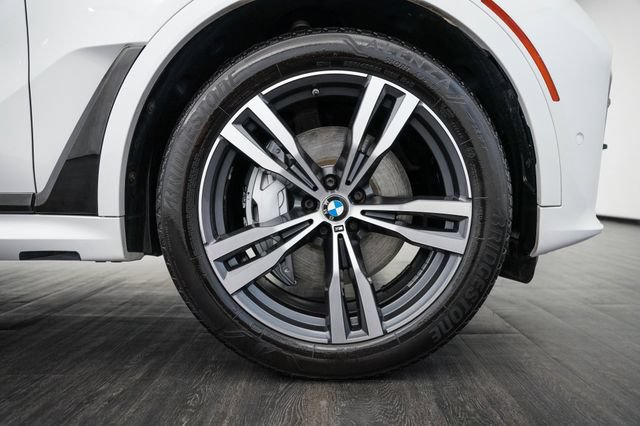 Used 2021 BMW X7 xDrive40i w/ M Sport Package AWD/4WD image 44