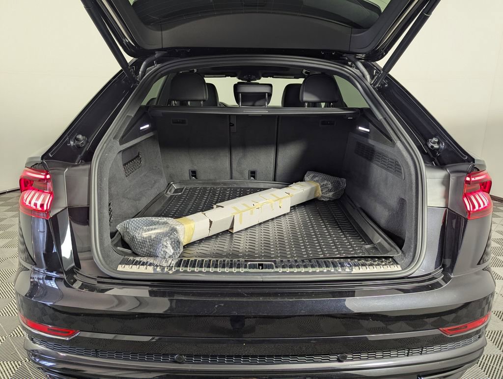 Used 2021 Audi Q8 Premium Plus image 14