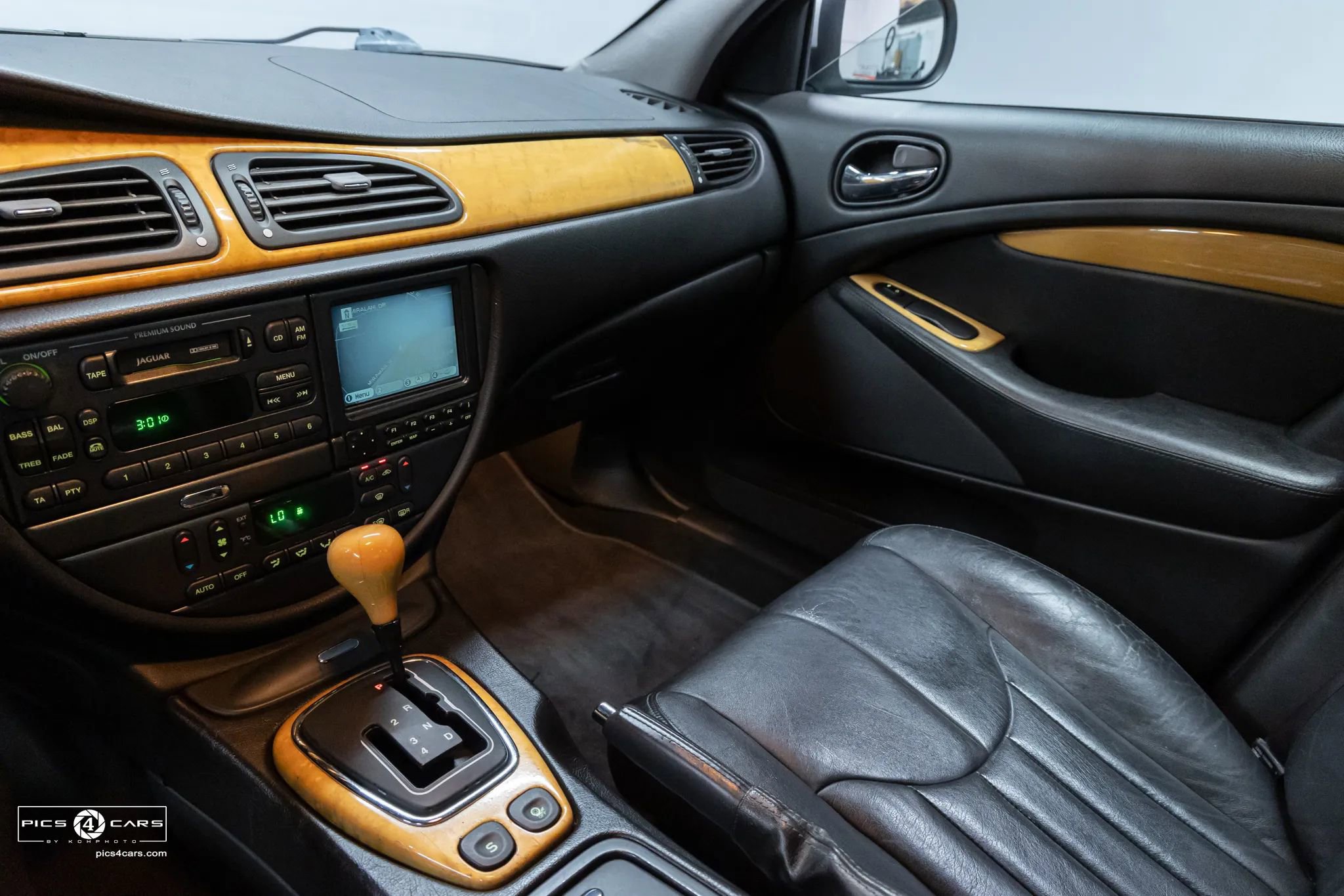 Used 2003 Jaguar S-TYPE 4.2 image 31