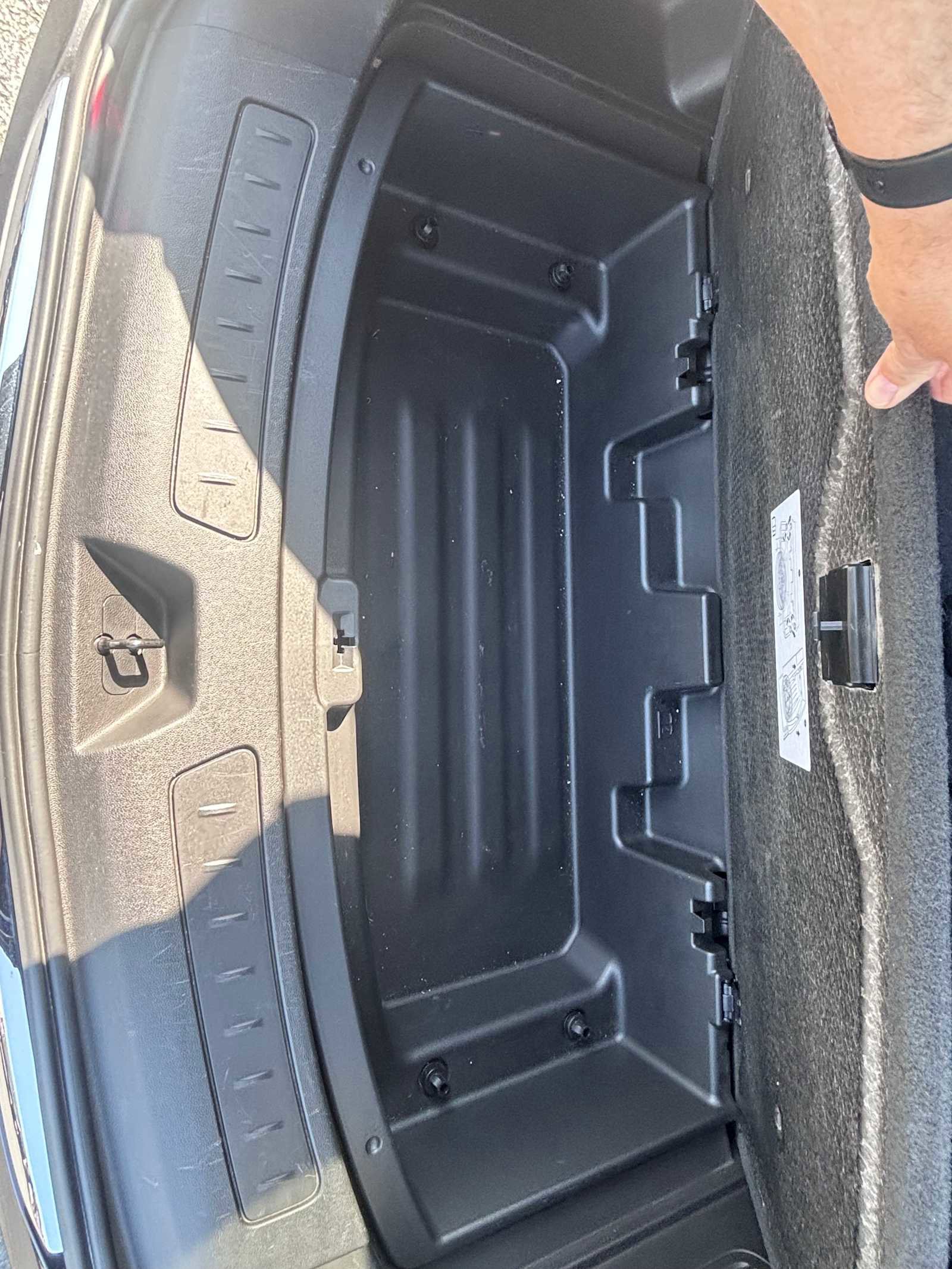 Used 2019 Buick Enclave Essence FWD image 11