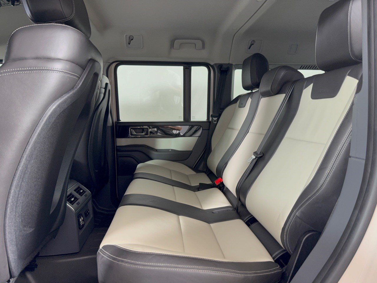 Used 2024 INEOS Grenadier Station Wagon AWD/4WD image 25