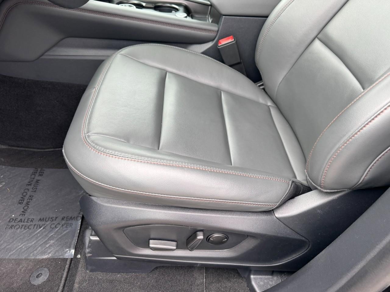 Used 2025 Ford Explorer Active w/ Active Comfort Package image 15