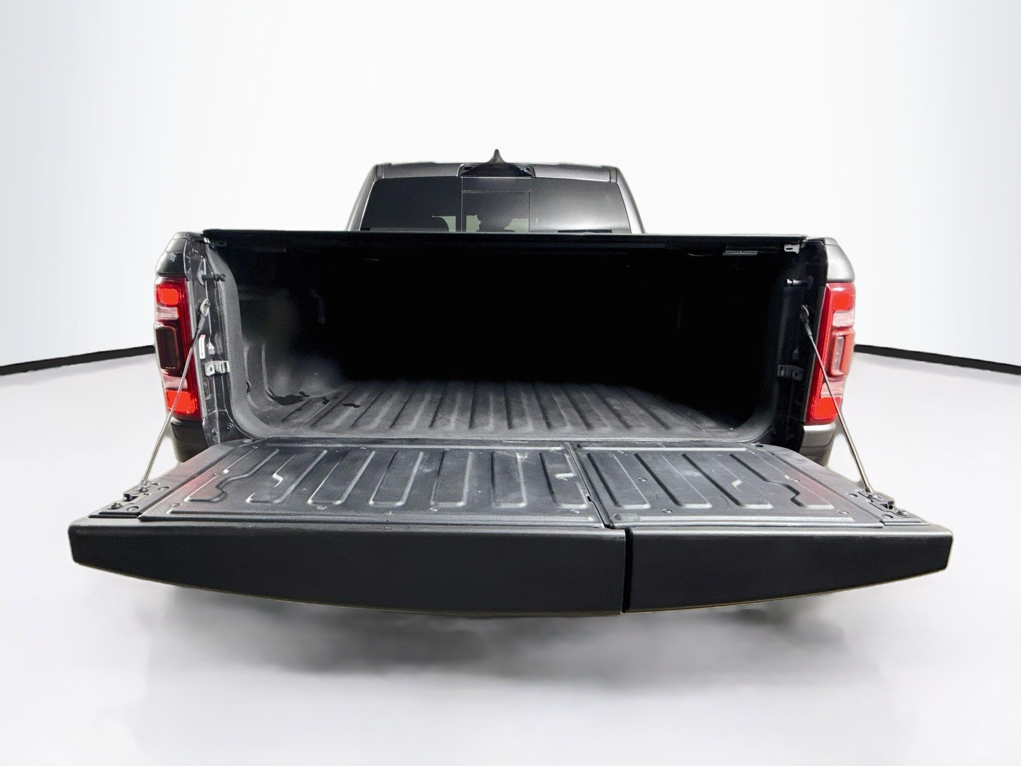 Used 2022 RAM 1500 Limited RWD image 32