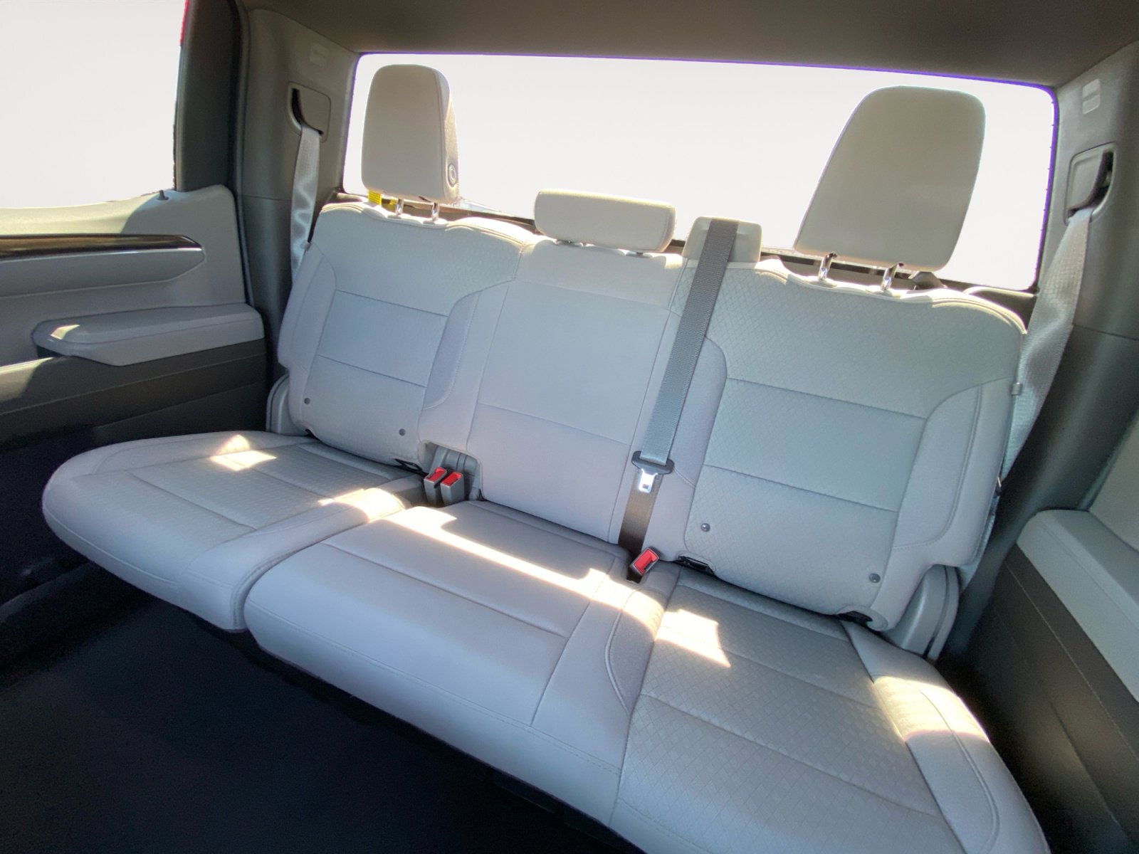 Used 2024 Chevrolet Silverado 1500 LT image 24