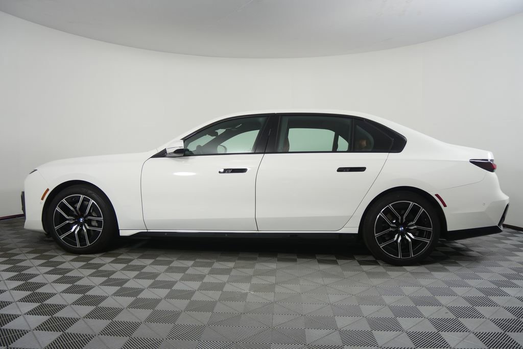 Certified 2025 BMW 740i image 6
