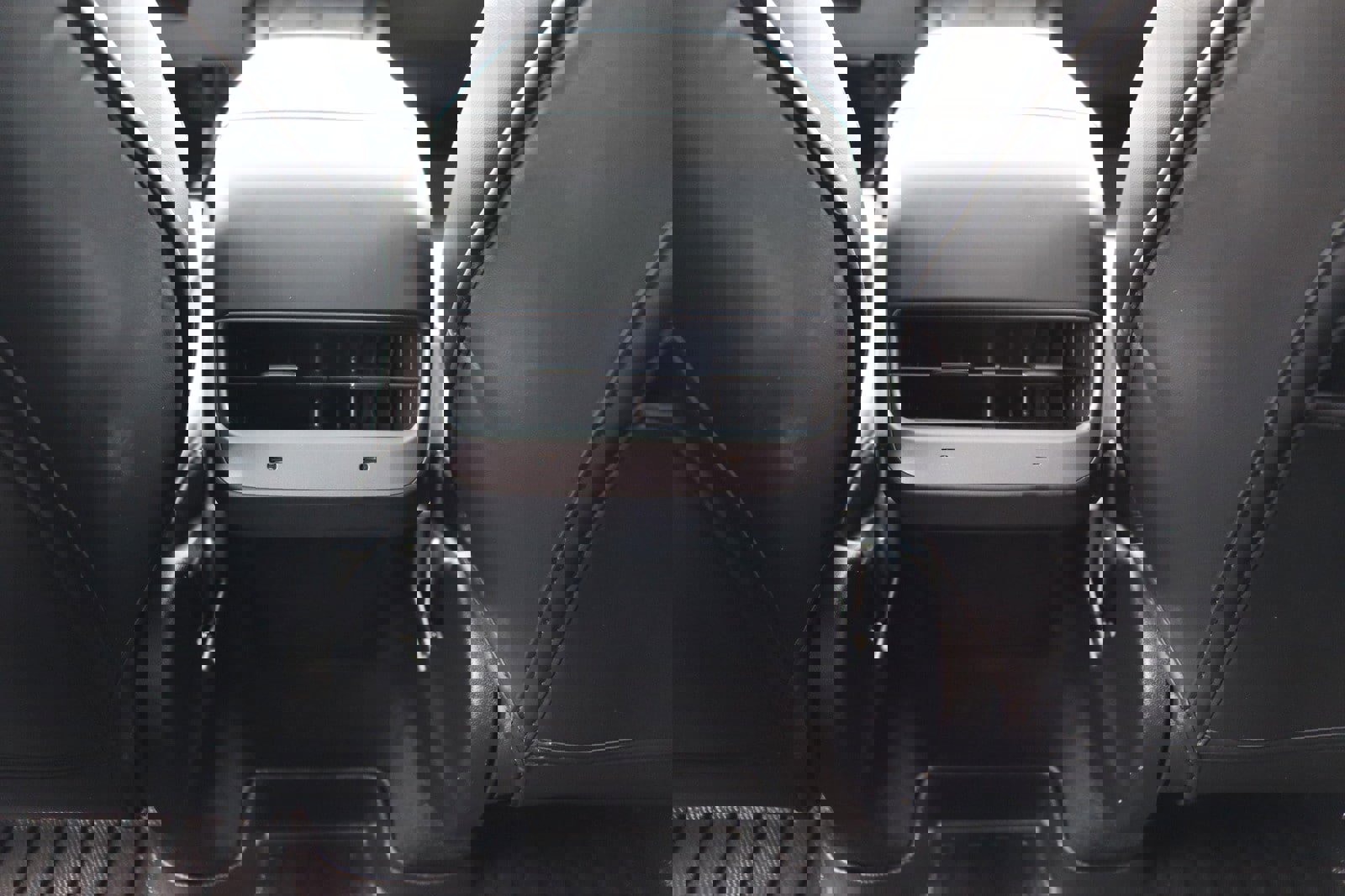 Used 2023 Tesla Model Y Long Range image 39