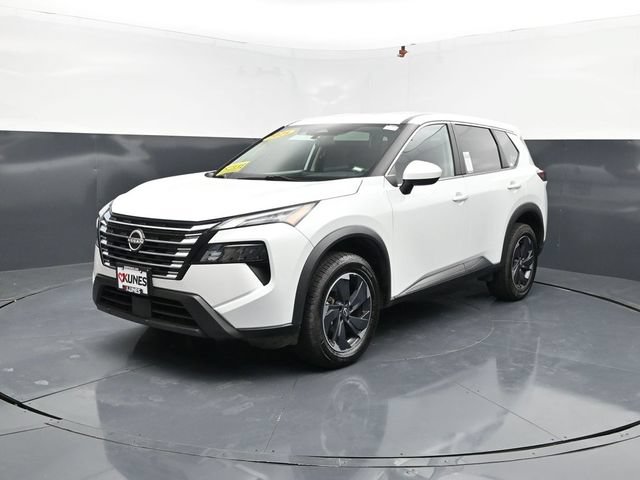 Used 2024 Nissan Rogue SV FWD image 4