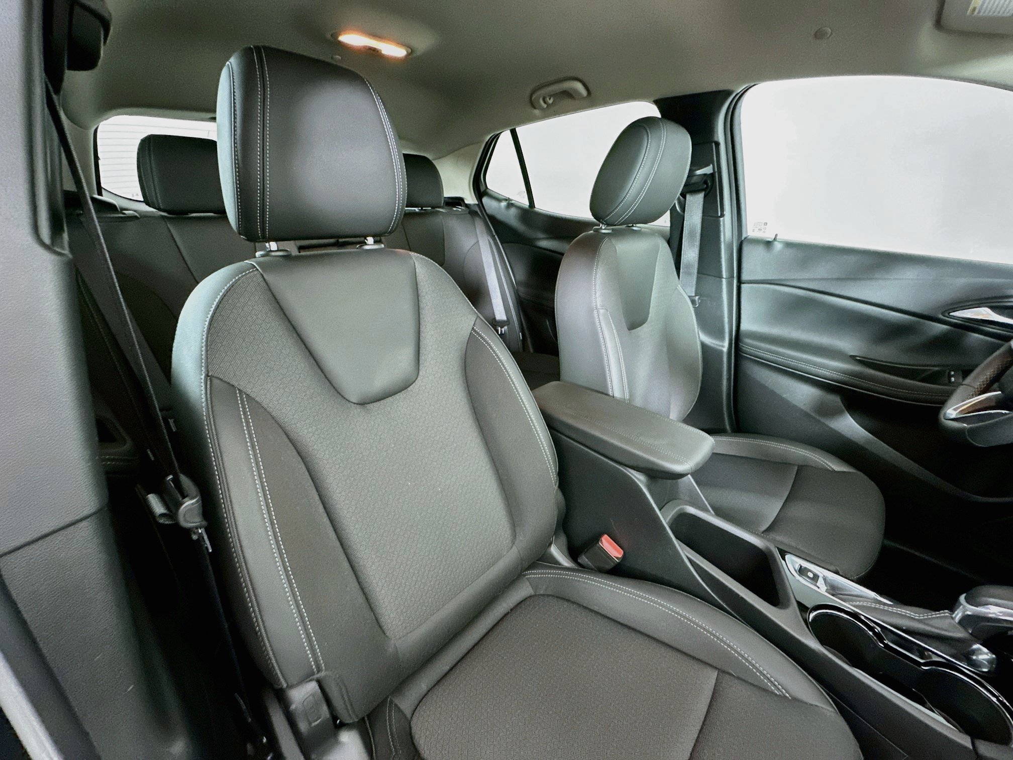 Used 2023 Buick Encore GX Select FWD image 25
