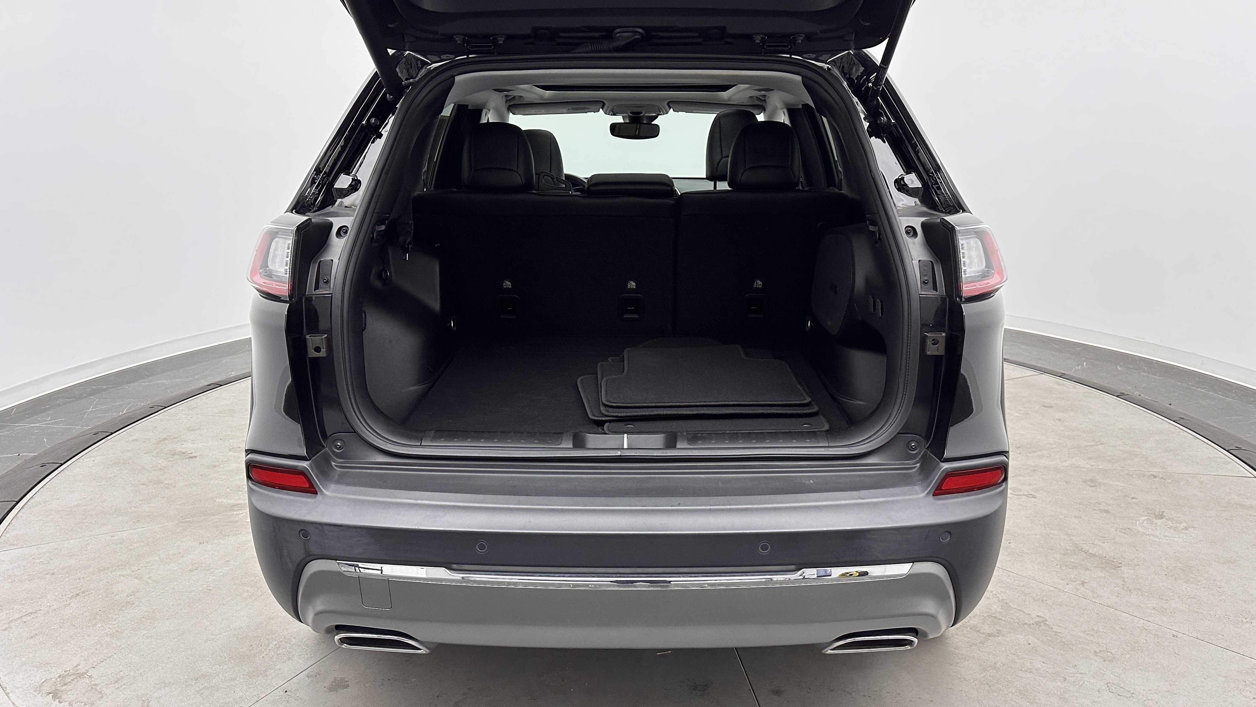 Used 2021 Jeep Cherokee Limited FWD image 31